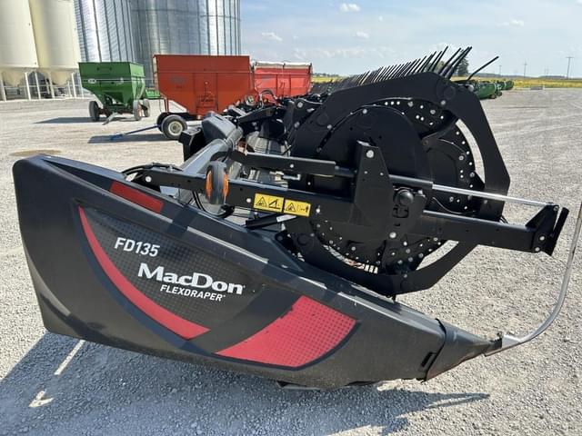 Image of MacDon FD135 equipment image 3