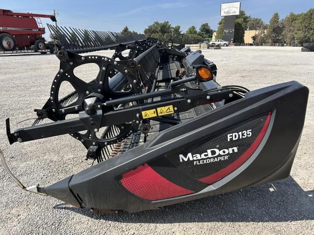 Image of MacDon FD135 equipment image 2