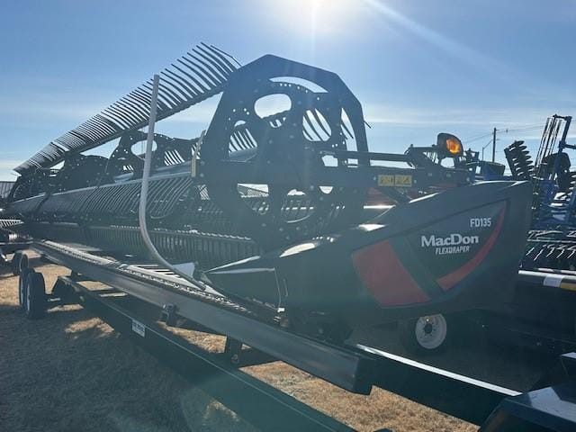 2020 MacDon FD135 Equipment Image0