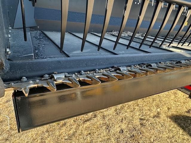 Image of MacDon FD135 equipment image 4