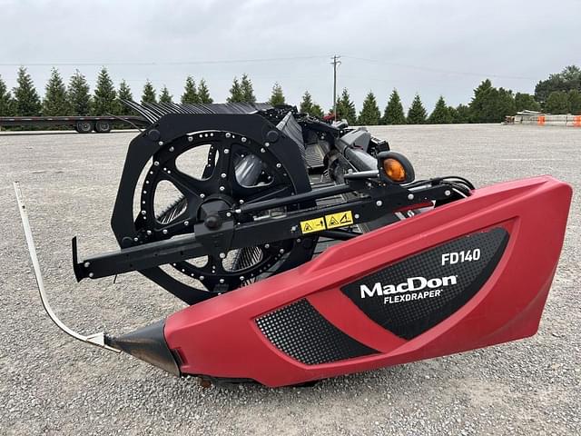Image of MacDon FD140 equipment image 4