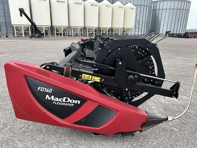 Image of MacDon FD140 equipment image 3