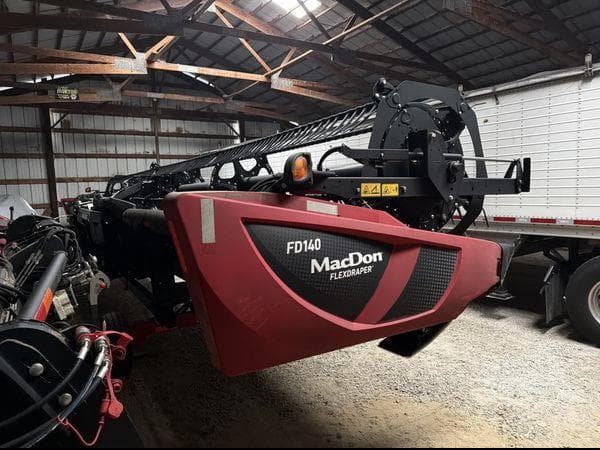 Image of MacDon FD140 equipment image 3