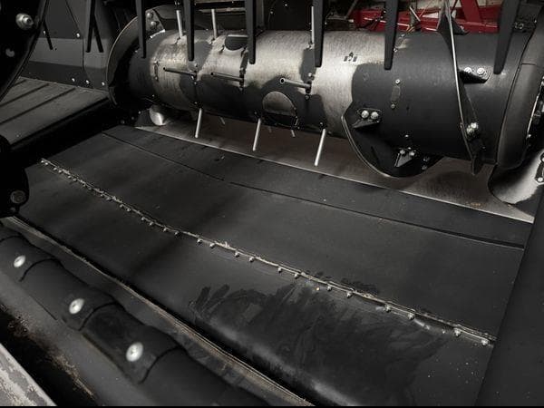 Image of MacDon FD140 equipment image 4