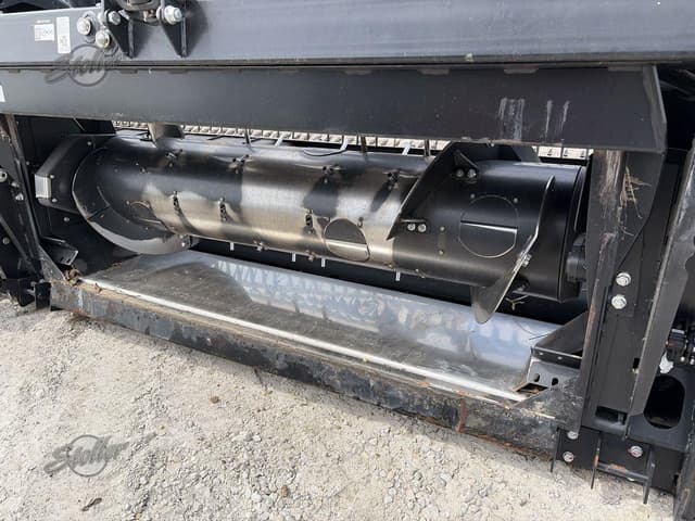 Image of MacDon FD140 equipment image 3