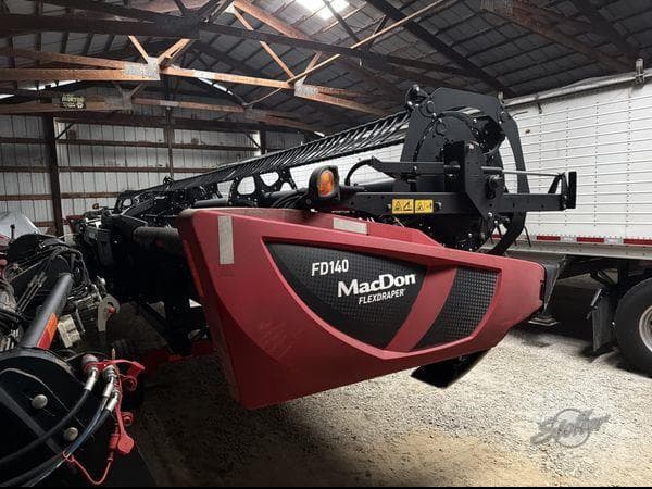 Image of MacDon FD140 equipment image 3