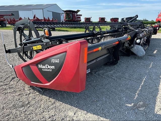 Image of MacDon FD140 equipment image 3