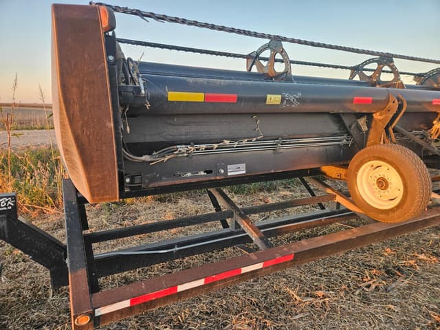 Image of MacDon FD140 equipment image 2