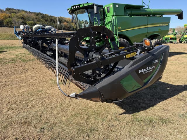 Image of MacDon FD140 equipment image 1