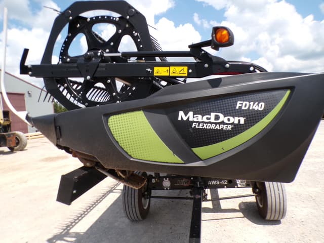 Image of MacDon FD140 equipment image 2