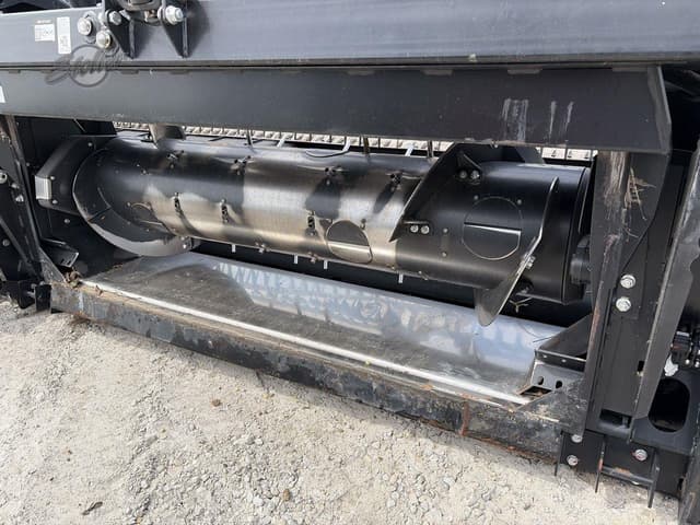 Image of MacDon FD140 equipment image 3