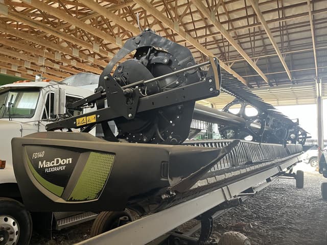 Image of MacDon FD140 equipment image 3