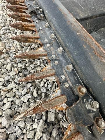 Image of MacDon FD140 equipment image 3