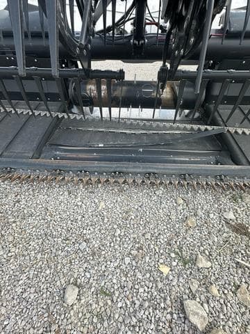 Image of MacDon FD140 equipment image 4