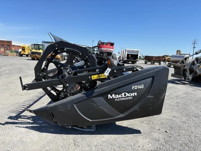 Image of MacDon FD140 equipment image 3