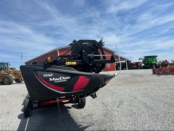 Image of MacDon FD140 equipment image 2