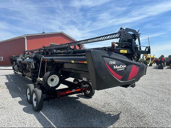 Image of MacDon FD140 equipment image 3