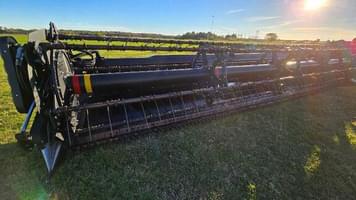 Main image MacDon D125