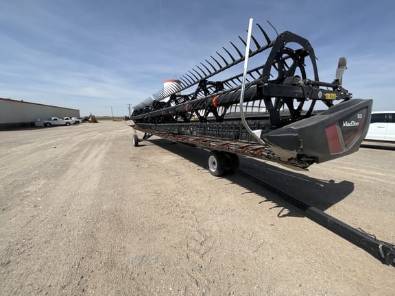 2020 MacDon D135 Equipment Image0