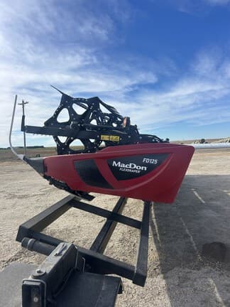 Image of MacDon FD125 equipment image 2