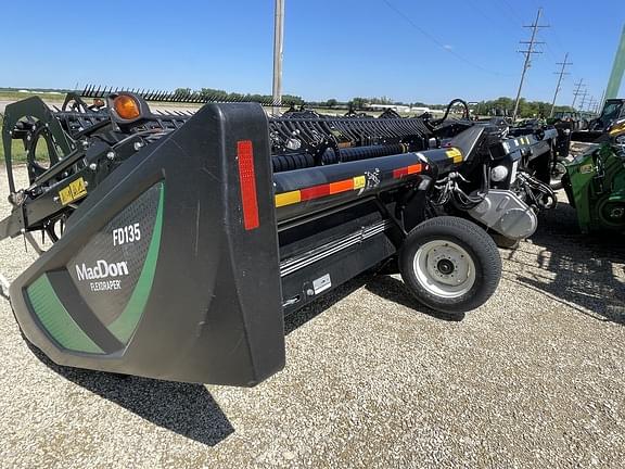 Image of MacDon FD135 equipment image 3