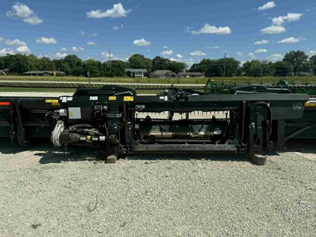 Image of MacDon FD135 equipment image 2