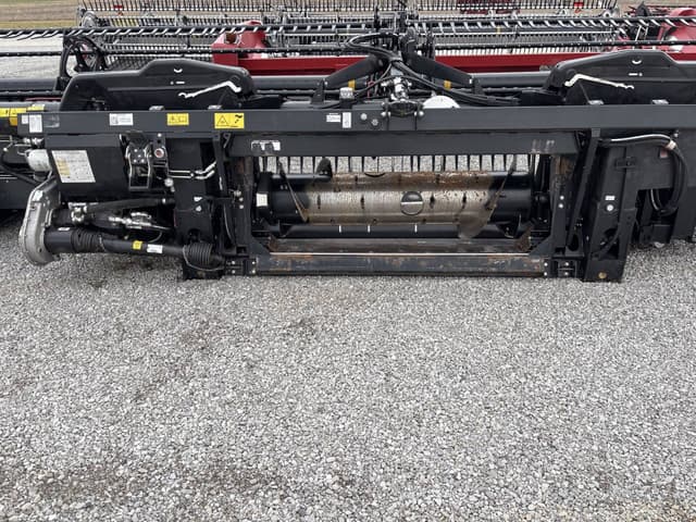 Image of MacDon FD135 equipment image 3