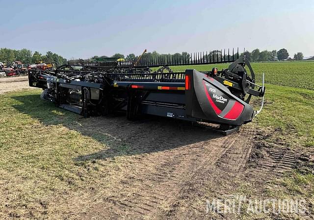 Image of MacDon FD135 equipment image 4