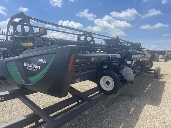 2020 MacDon FD135 Equipment Image0