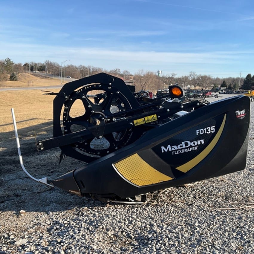2020 MacDon FD135 Equipment Image0