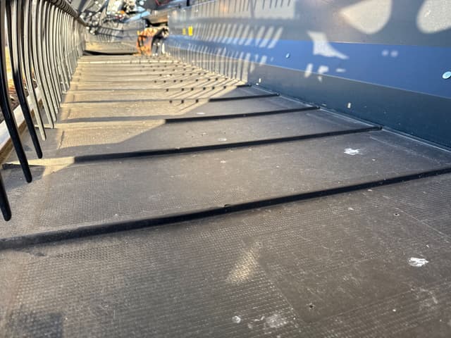 Image of MacDon FD140 equipment image 1