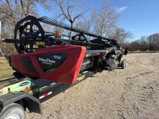 Image of MacDon FD140 equipment image 3
