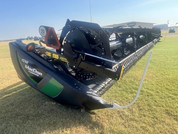 Image of MacDon FD140 equipment image 2