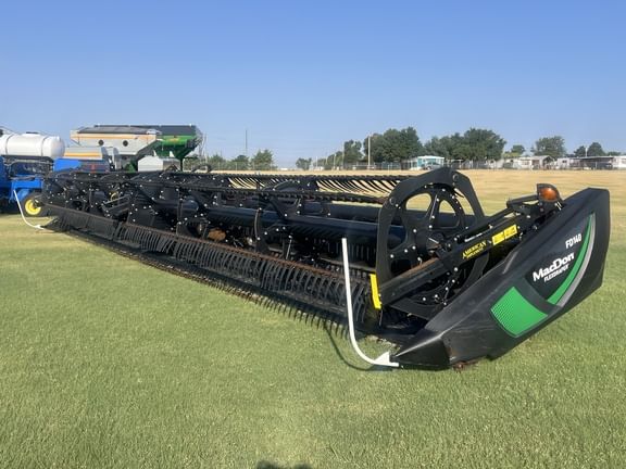 2020 MacDon FD140 Equipment Image0