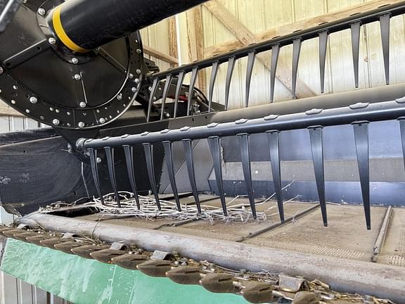 Image of MacDon FD140 equipment image 3