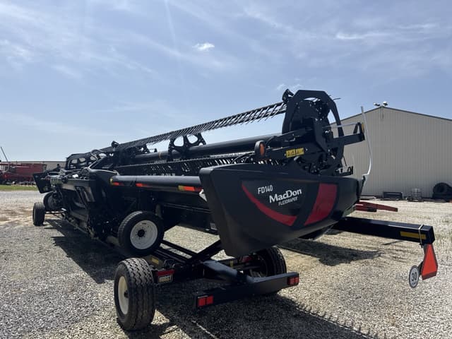 Image of MacDon FD140 equipment image 2