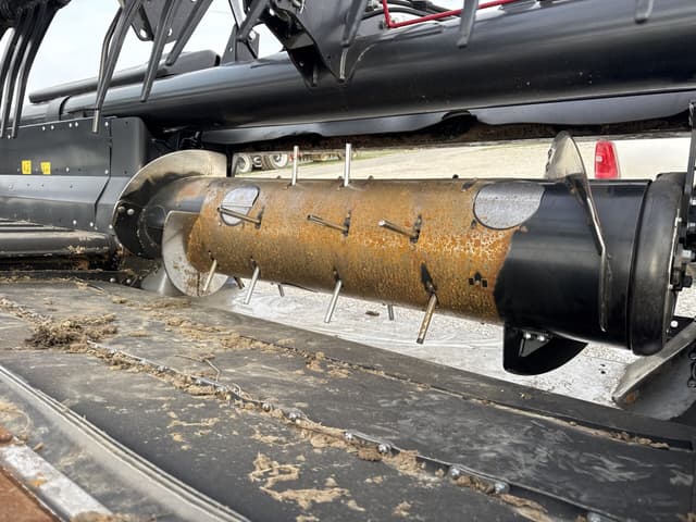 Image of MacDon FD140 equipment image 3