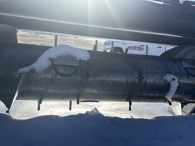 Image of MacDon FD140 equipment image 2