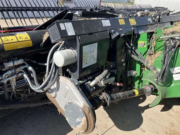 Image of MacDon FD140 equipment image 3