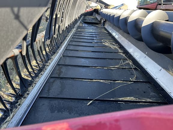 Image of MacDon FD140 equipment image 4