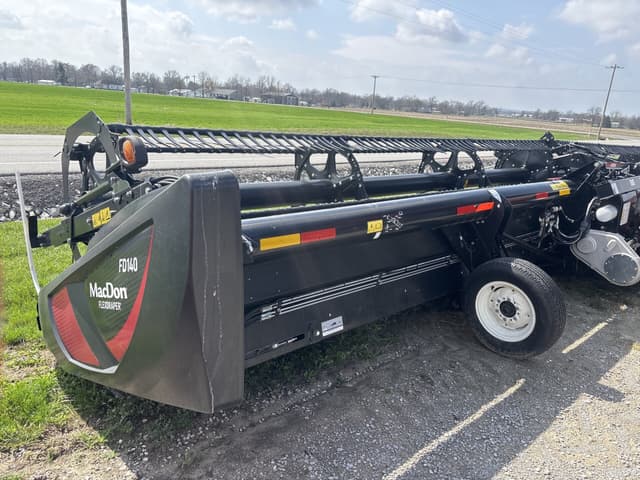 Image of MacDon FD140 equipment image 4