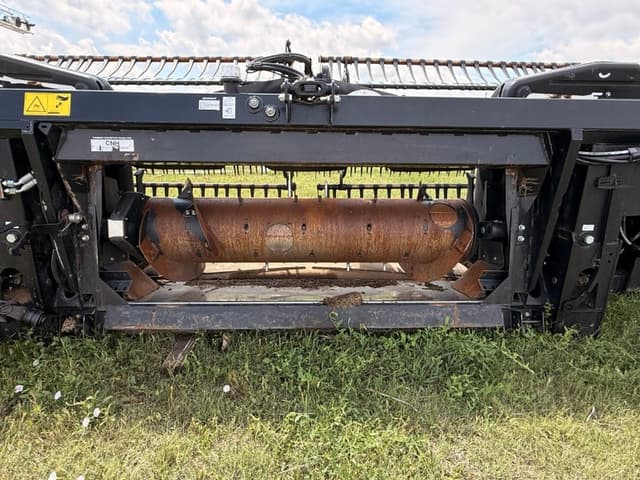 Image of MacDon FD140 equipment image 2