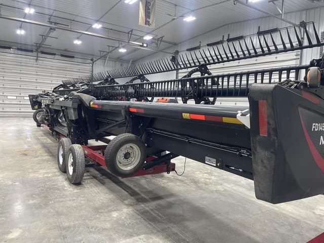 Image of MacDon FD145 equipment image 2