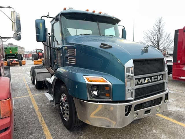 Image of Mack AN64T equipment image 2