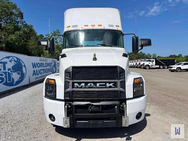 Image of Mack AN64T equipment image 2