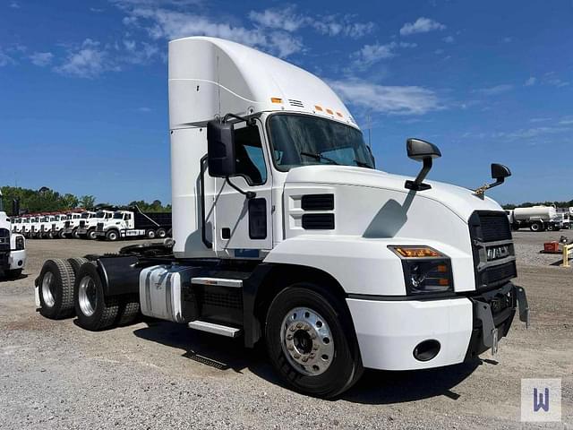 Image of Mack AN64T equipment image 3