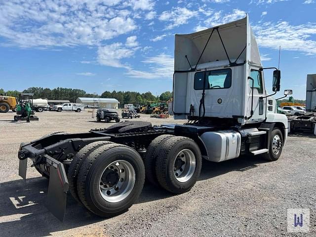 Image of Mack AN64T equipment image 4