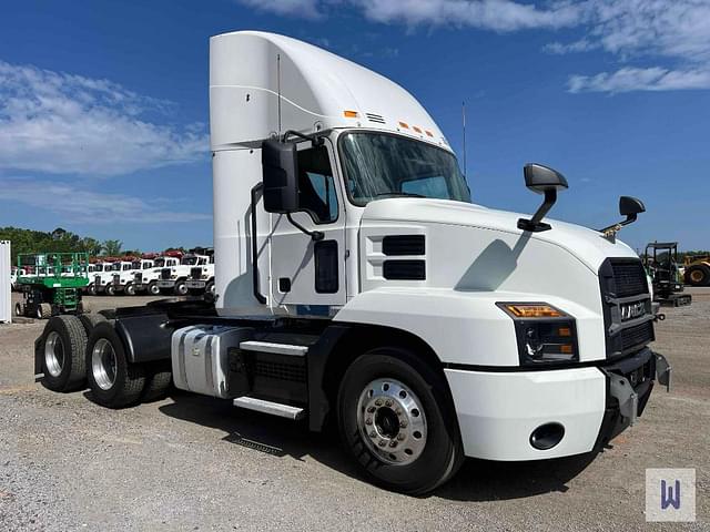 Image of Mack AN64T equipment image 3