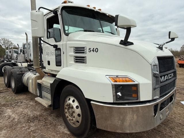 Image of Mack AN64T Primary image