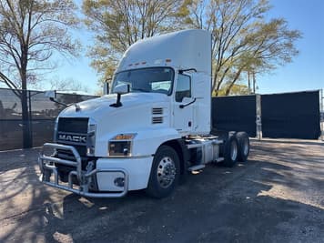 Main image Mack Anthem